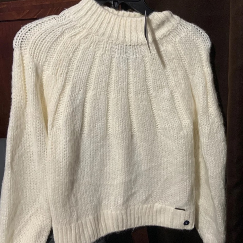 Abercrombie cream sweater